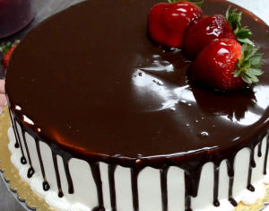 Fruit and Chocolate Design Cake