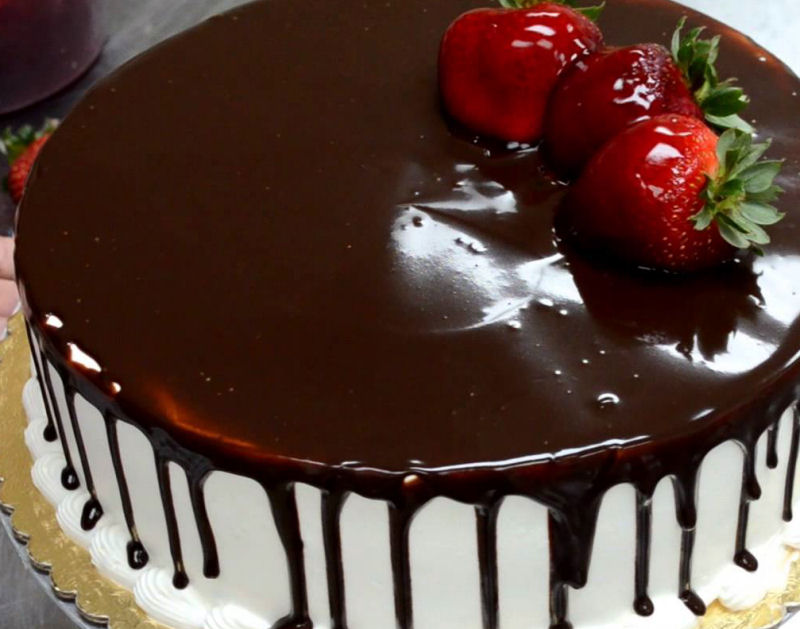 Fruit and Chocolate Design Cake.